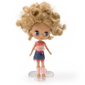 Blythe Littlest Pet Shop LPS Doll b17 Blonde Cowgirl Boots Stand 2010 Big Eyes